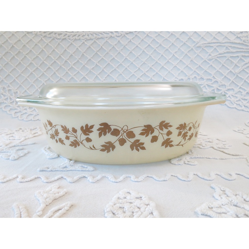 Vintage PYREX Golden Acorn #045 2.5 Qt Oval Casserole Dish with Glass Lid